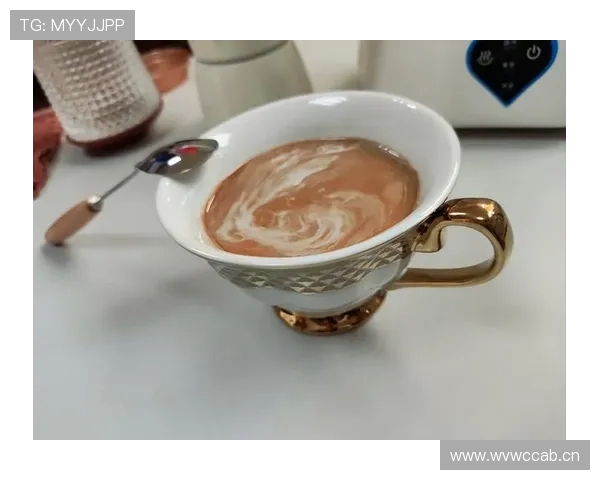 刷到朱琳晒的咖啡照，价格能顶我好几个月房租