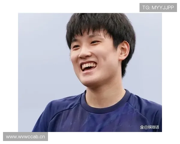 张本智和家的冰箱里塞满了能量饮料，训练完直接对瓶吹