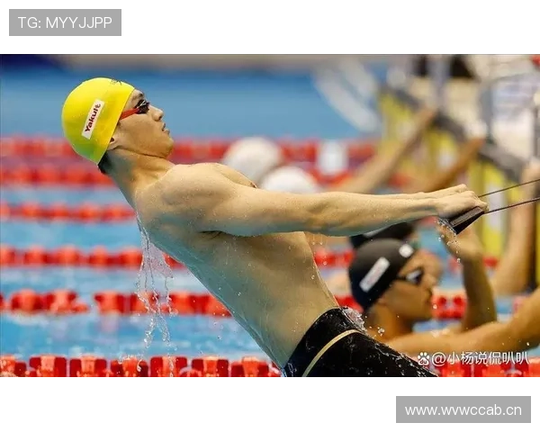 徐嘉余家里泳池比我住的楼还豪，训练完直接下水玩水上滑梯？